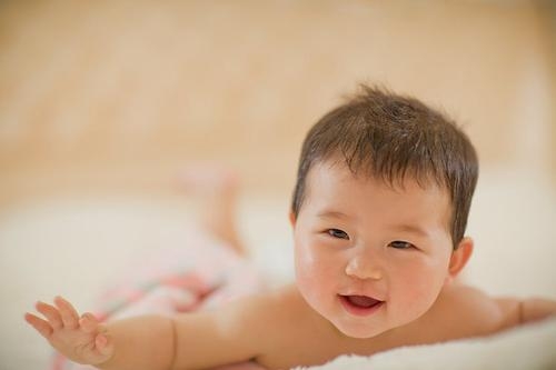多爱一婴母婴店加盟教你护理宝宝流口水问题